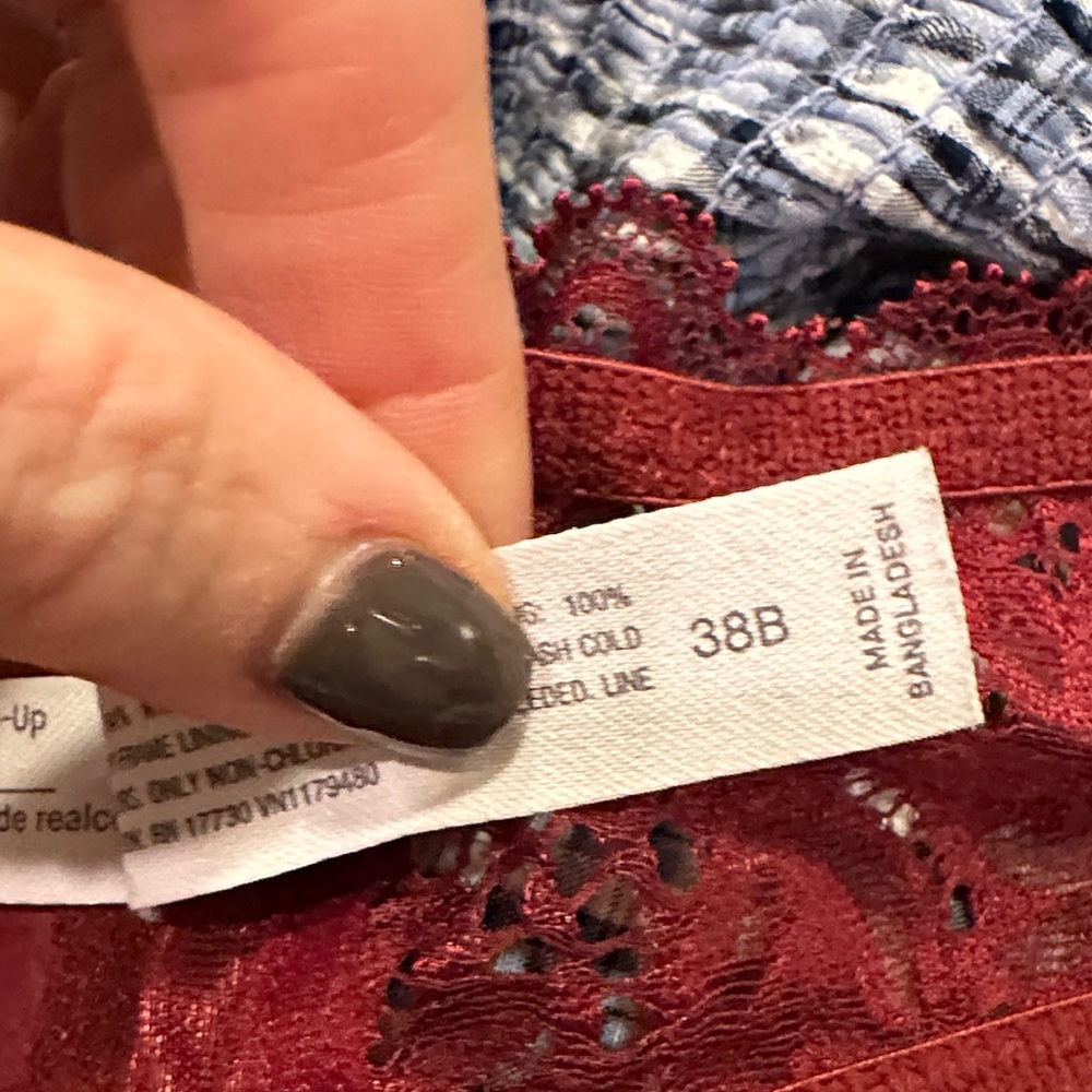 Red Lace Bra‎ Victoria’s Secret 38B - Picture 2 of 3
